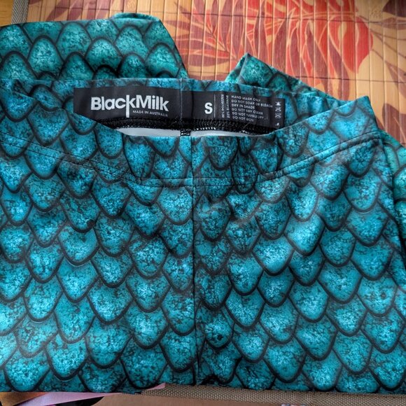 Blackmilk Game of Thrones Rhaegal dragon egg leggings - Picture 2 of 3